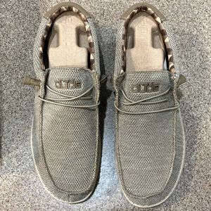 Hey Dude Wally Sox, beige, size 13, NEW in box